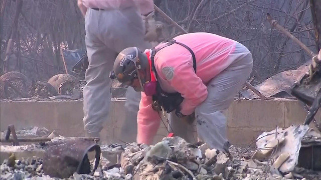 California presses search for fire victims, number of missing soars