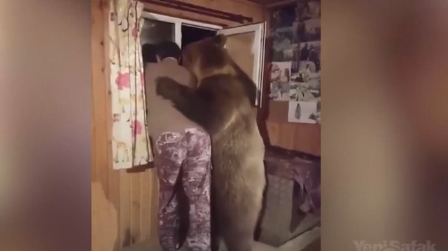 En yakın arkadaşın bir ayı olursa?