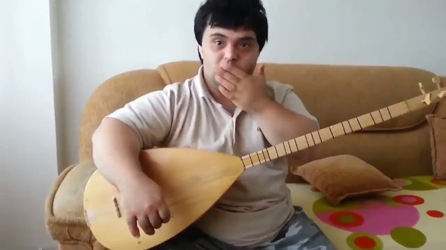 Down sendromlu Çağataydan bağlama ziyafeti