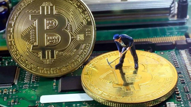 Bazı yatırımcılar yıl sonunda Bitcoin’in 15-20 bin dolar aralığına çıkacağını söylemişti.