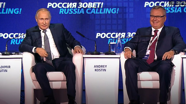 Putinden Amerikaya: Ayaklarına değil göğüslerine sıkıyorlar!