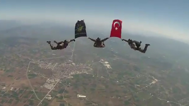 Sualtı Taarruz Timlerinin nefes kesen atlayışı