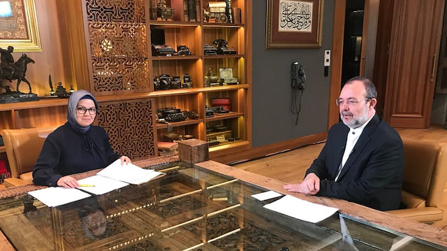 Prof. Dr. Mehmet Görmez eşini ve annesini Neşet Ertaş'ın o sözüyle anlattı