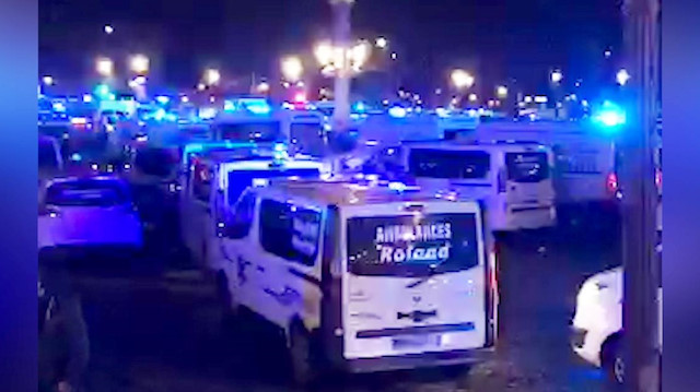 Fransa durulmuyor: Şimdi de ambulans şoförleri eylemde