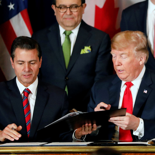 Trump yanlış belgeyi imzaladı