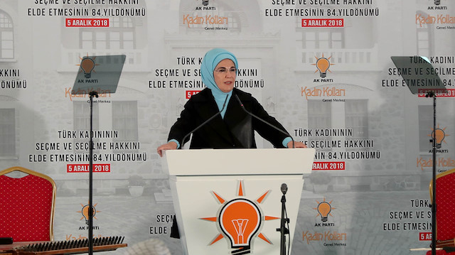 Sahibinin ağır bir yükü var Sahibinin ağır bir yükü var
