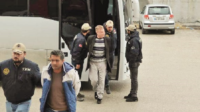 Gözaltına alınan şüphelilerin sorguları devam ediyor.