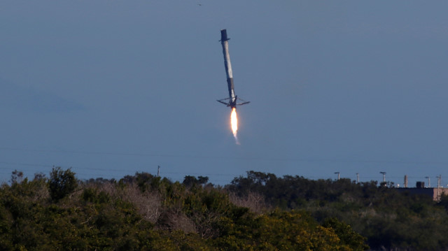 Falcon 9 roketinin düşüş anı.