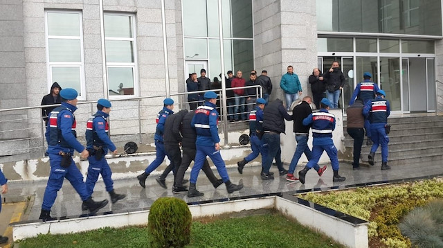 Polisin Gebze'de başlattığı operasyonda 12 kişi gözaltına alınmıştı.