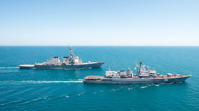 Karadeniz’de ABD donanmasına ait gemiler ile Rus savaş uçakları arasında daha önce tehlikeli yakınlaşmalar yaşanmıştı.