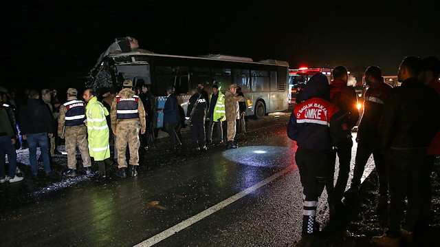 Olay yerine çok sayıda itfaiye ve jandarma ekibi geldi.
