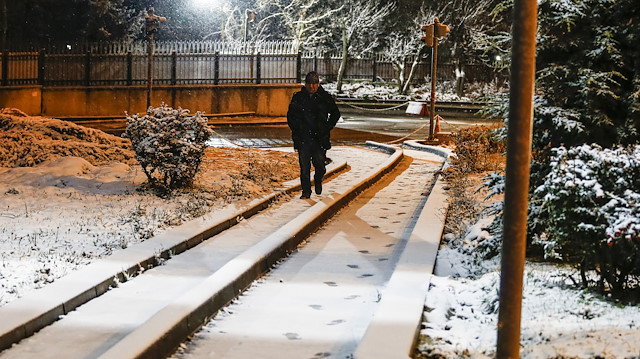 Ankara'da mevsimin ilk karı yağdı