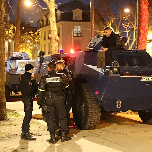 Paris'teki güvenlik önlemleri artırılıyor