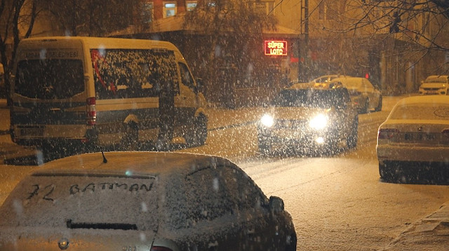Cadde ve sokaklarda kartpostallık görüntüler oluştu.