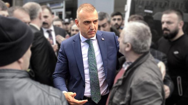 Rize İl Emniyet Müdürü Altuğ Verdi, dün makamında uğradığı silahlı saldırıda şehit olmuştu.
