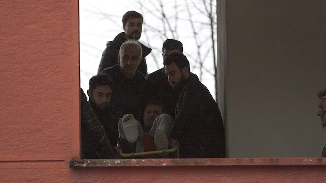 Rize Emniyet Müdürü'nü şehit eden zanlı, mahkemeye sedyeyle getirildi.