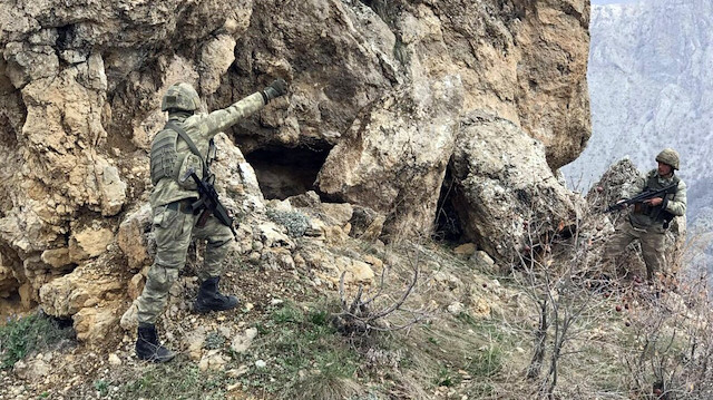 Bakan Soylu: Tunceli'de 6 terörist mağarada sıkıştırıldı