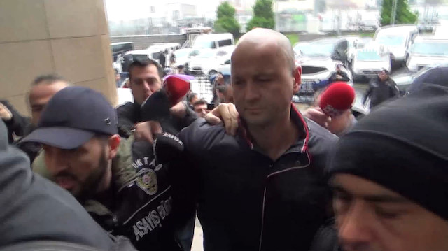 Papağana işkence eden adamın ilk sözleri: Parmağımı ısırdı