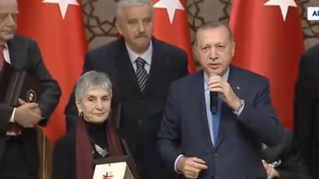 Cumhurbaşkanı Erdoğan Asım Nesli'ni okuyarak birinci olduğu yarışmayı anlattı