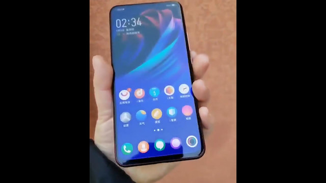 Çift ekranlı Vivo Nex