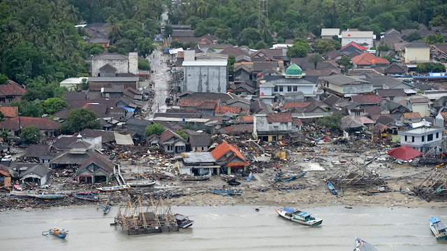 Run A Wave Is Coming Panic And Devastation After Indonesian