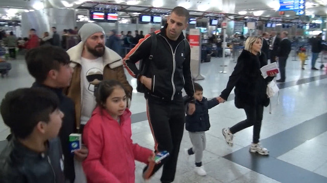 Slimaniden mendil satan çocuklara 100 TL harçlık