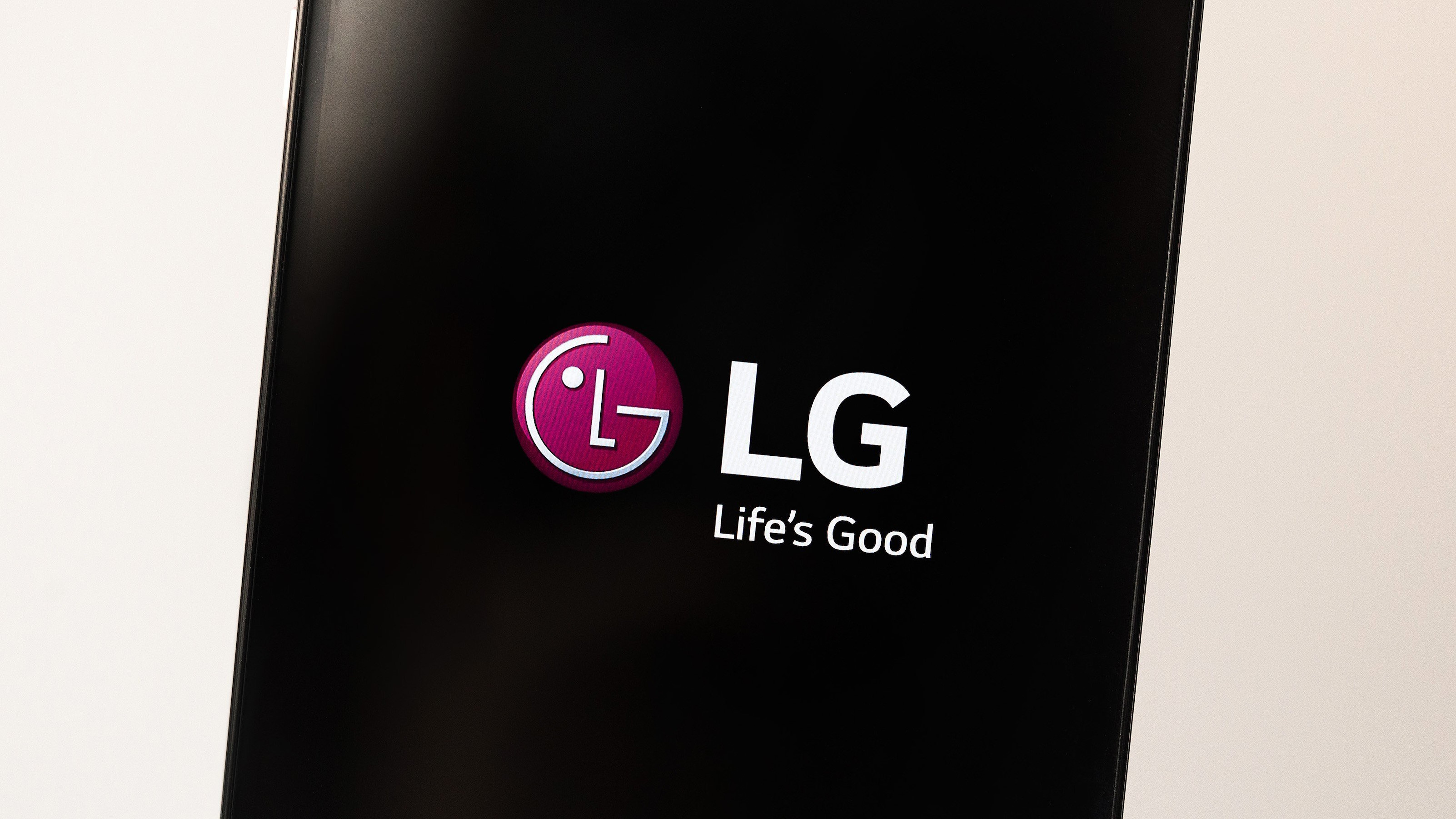 Lg работает. LG. LG логотип. Логотип LG для смартфона. LG логотип без фона.