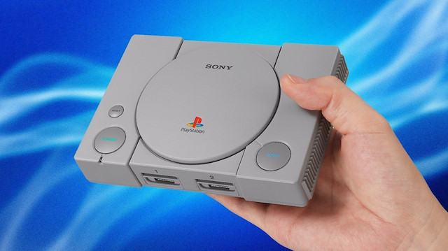 PlayStation Classic'in fiyatı bir ay içinde internetteki tüm mağazalarda 100 dolardan 60 dolara düştü.