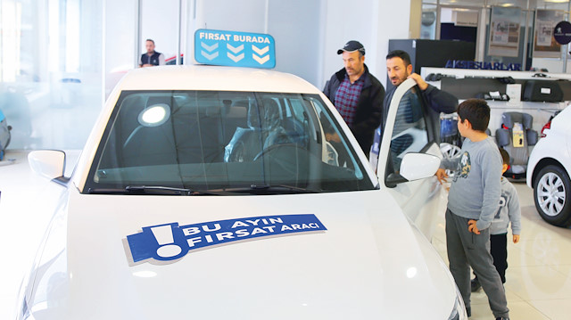 1600 cc altı motorlu araçlardaki ÖTV’de 15’er puanlık indirim 3 ay daha devam edecek.