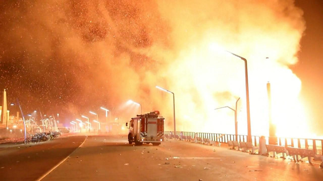 Yeni yıl ateşi kasabayı yaktı