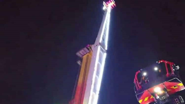 Lunaparkta 52 metre yükseklikte asılı kalan 8 kişi kurtarıldı