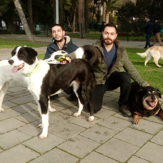 Tek şartı sevgi: Saatte 150 lira kazanıyor
