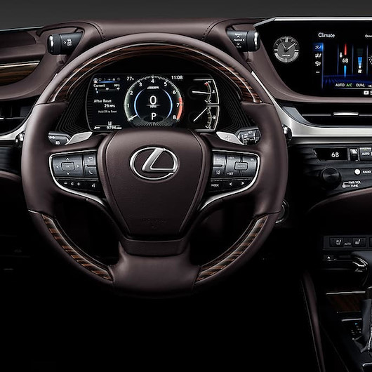Lexus ES modeli tasarımı ve özellikleri ile adından söz ettirecek