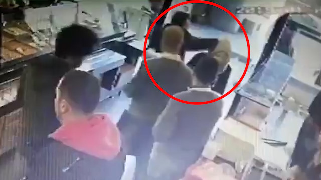 Ankarada başörtülü genç kıza çirkin saldırı!