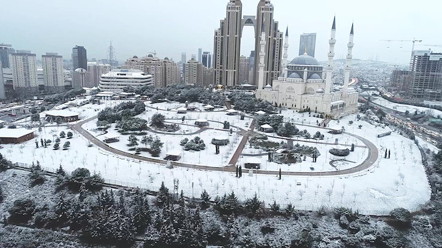 İstanbul’u kaplayan kar havadan görüntülendi