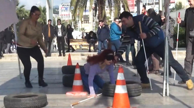 Empati Parkurunda gözleri kapalı yürümekte zorlandılar