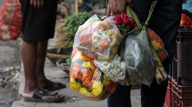 Ücretli plastik poşet uygulaması, dünyanın birçok ülkesinde tercih ediliyor.