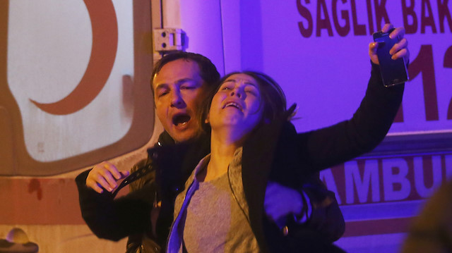 Cemil ve Altın Baş çiftinin kızı olay yerinde baygınlık geçirdi.