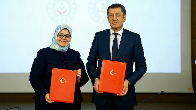 Milli Eğitim Bakanı Selçuk ve Aile, Çalışma ve Sosyal Hizmetler Bakanı Zehra Zümrüt Selçuk, İş Sağlığı ve Güvenliği Protokolü'nün Reşat Moralı Toplantı Salonu'ndaki imza törenine katıldı.