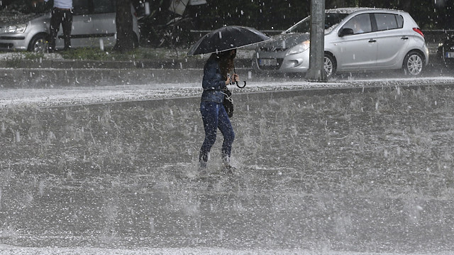 Meteorolojiden bazı illere kuvvetli yağış uyarısı yapıldı.
