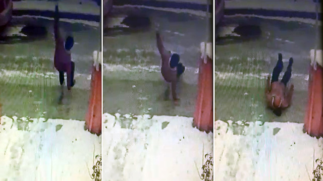 Talihsiz adam düşme anın kameralar tarafından görüntülendi.