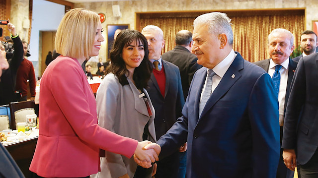Binali Yıldırım, 10 Ocak Çalışan Gazeteciler Günü dolayısıyla, TBMM'de parlamento muhabirleri ile bir araya geldi.