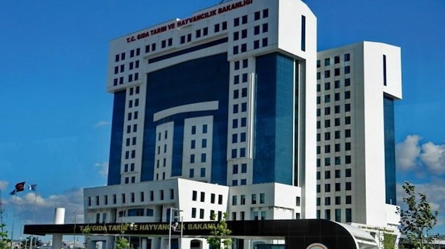 Yeni sistemle, bakanlık merkez ve taşra teşkilatında görev yapan yaklaşık 152 bin personelin özlük bilgileri, atama, yer değiştirme, kadro, terfi, emeklilik, disiplin, izin, mal bildirimi gibi iş ve işlemleri yapılabilecek.