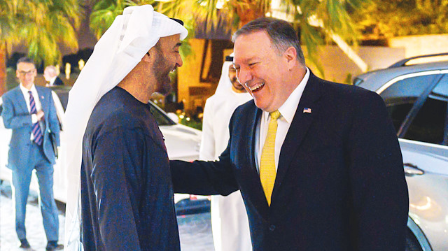 Ortadoğu turu kapsamındaki ziyaretlerine devam eden Pompeo, Körfez ile İsrail arasındaki ilişkinin en büyük destekçisi Birleşik Arap Emirlikleri Veliaht Prensi Muhammed bin Zayed ile samimi fotoğraflar verdi.