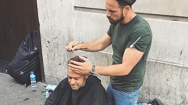 Evsizleri ücretsiz olarak tıraş eden berber: Joshua Coombes