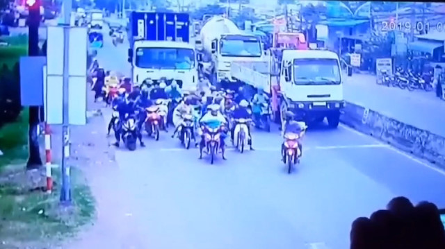Freni patlayan kamyon onlarca motosikletliyi biçti