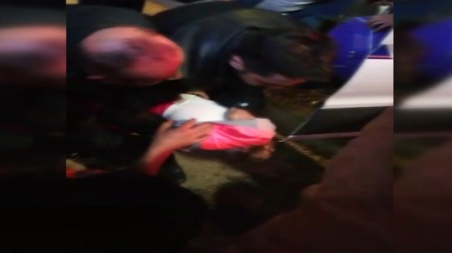 Boğazına cisim kaçan bebek boğulma tehlikesi geçirdi