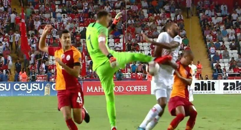 Cünety Çakır'ın 'devam' dediği pozsiyon.