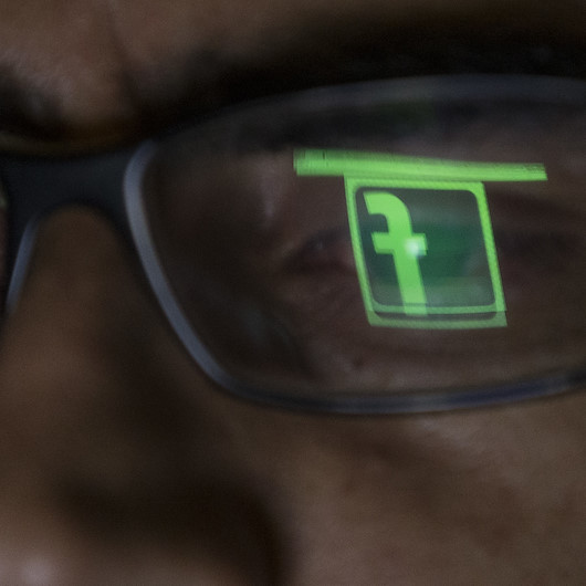 Facebook 1000 kişiyi işe alacak