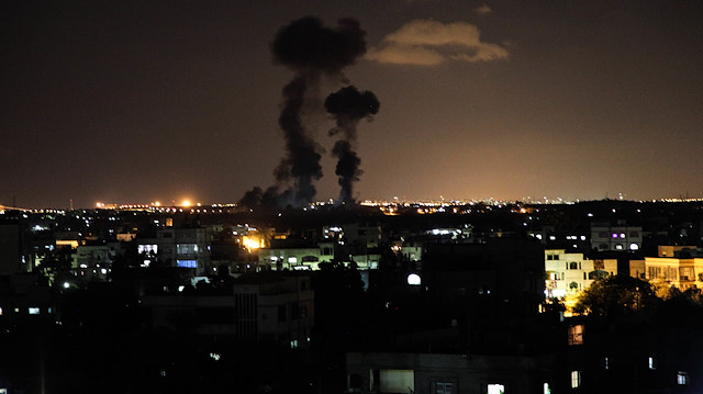 İşgalci İsrail Gazze'ye saldırdı